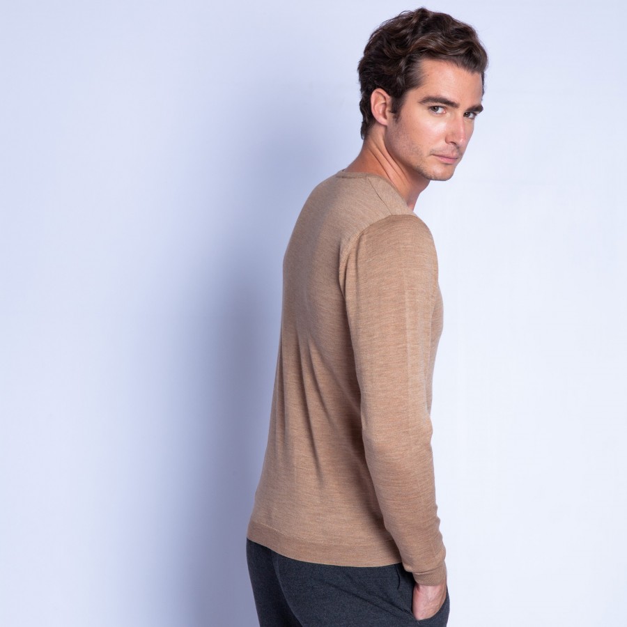 V-neck jumper in merino wool - Elmo