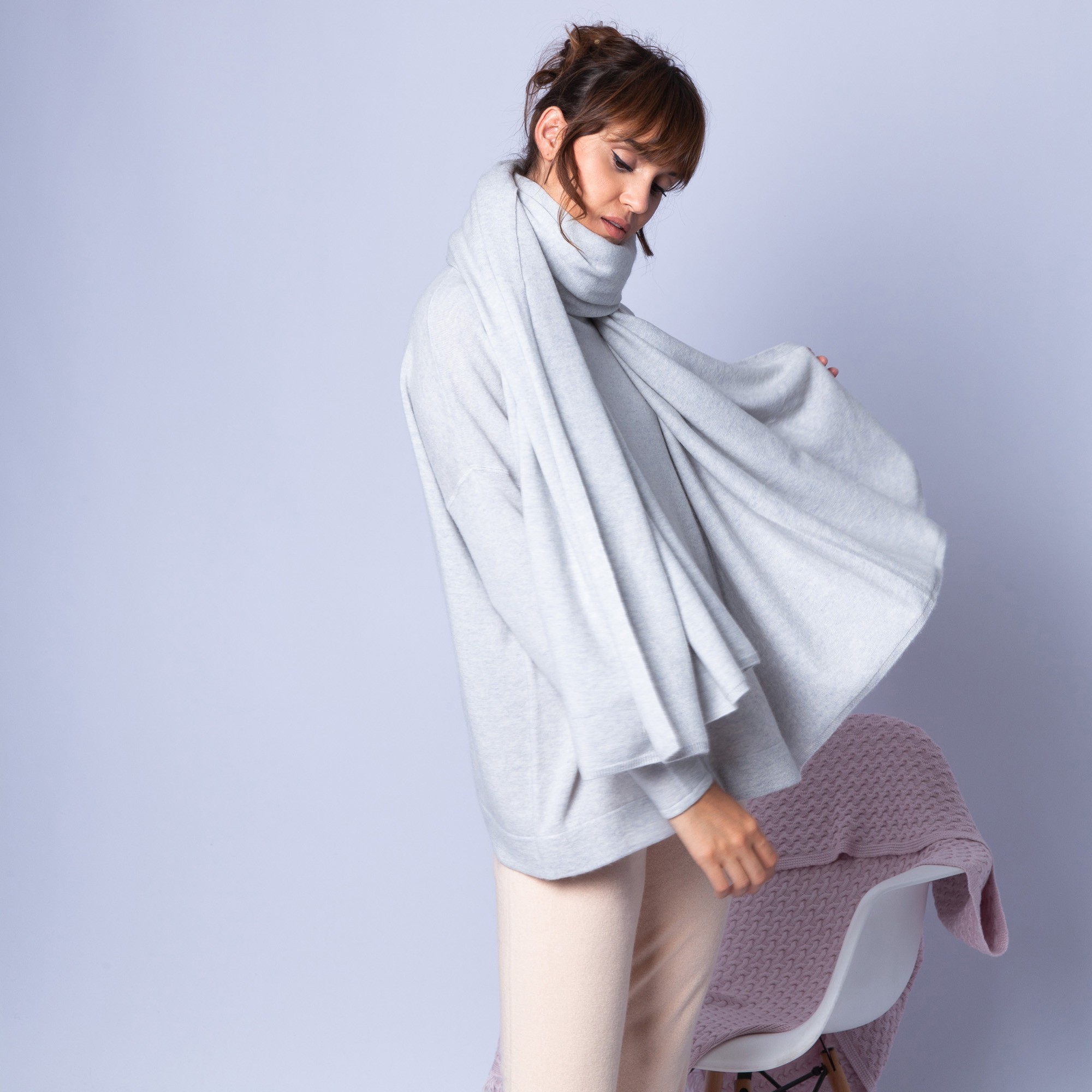 Plaid en cachemire - Halina 6366 plume- 11 gris clair
